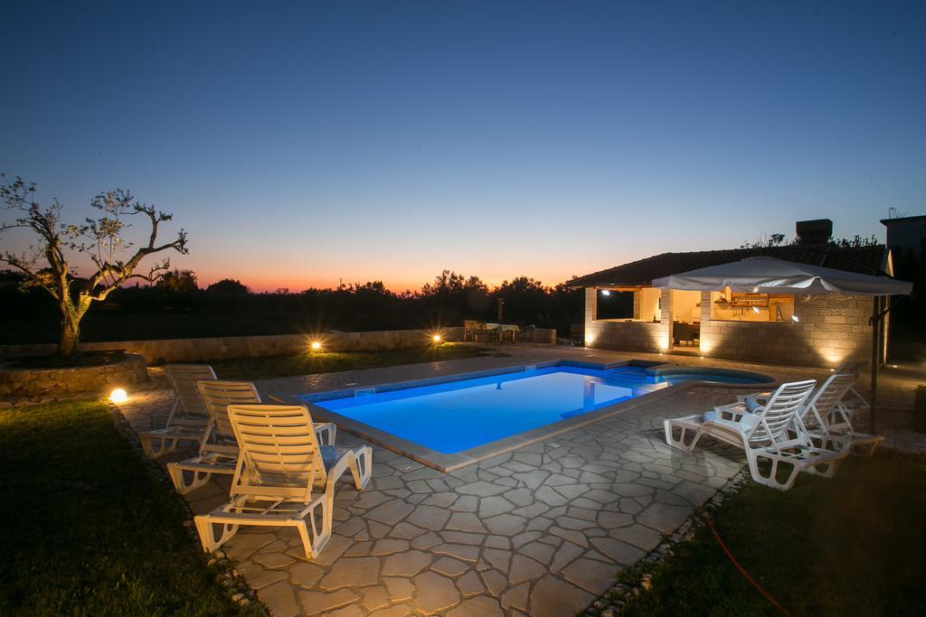 Holiday Home Luce Vitaljina Экстерьер фото